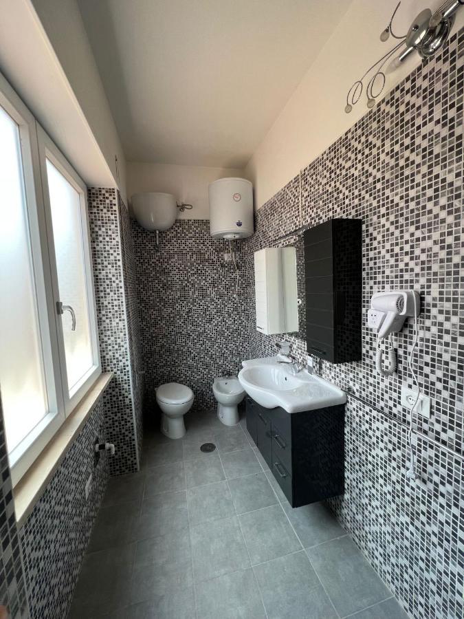 フィウミチーノ Domus Speranza Bed & Breakfast エクステリア 写真